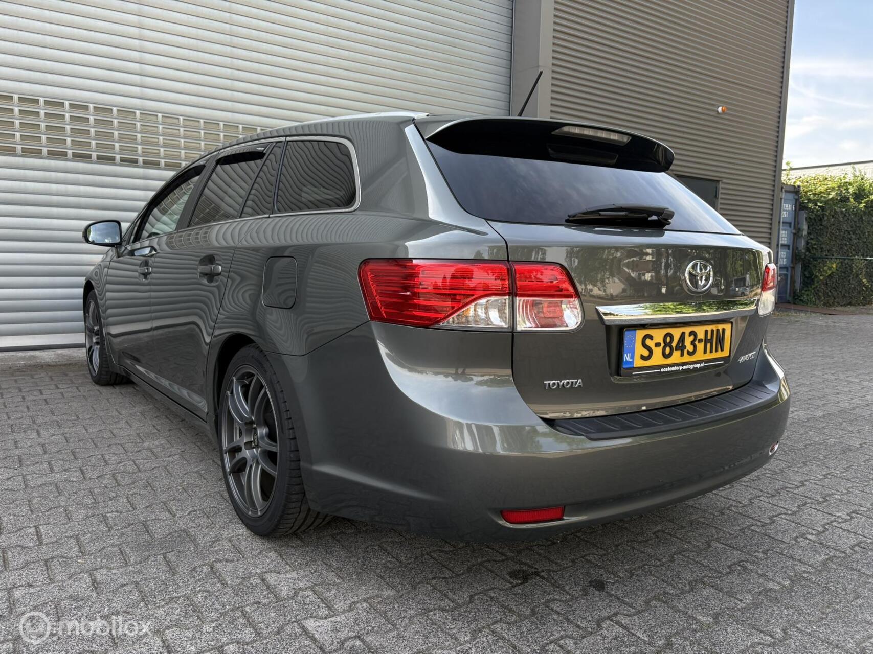 Foto van Toyota Avensis Wagon