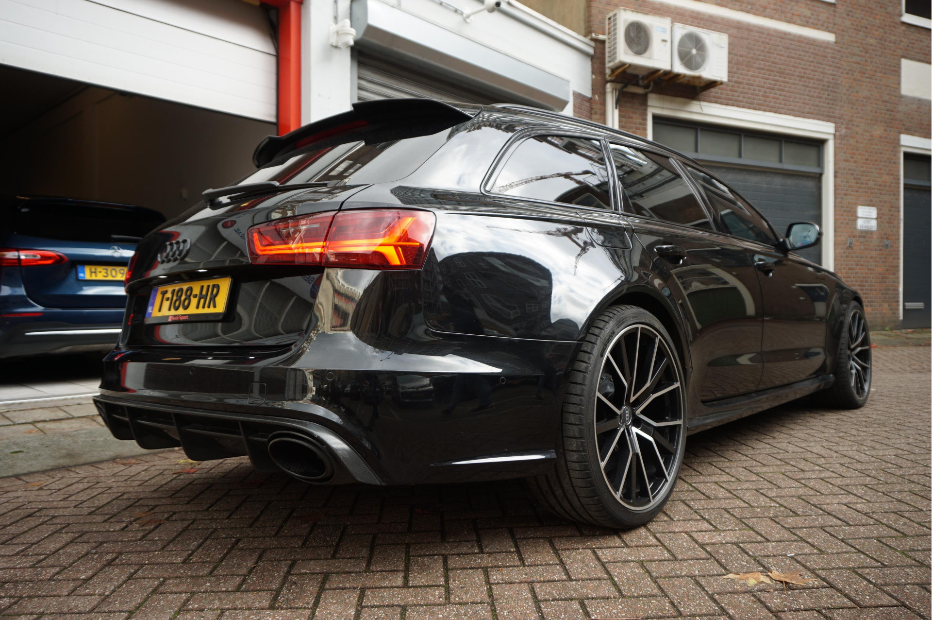 Foto van Audi RS 6 Avant Performance