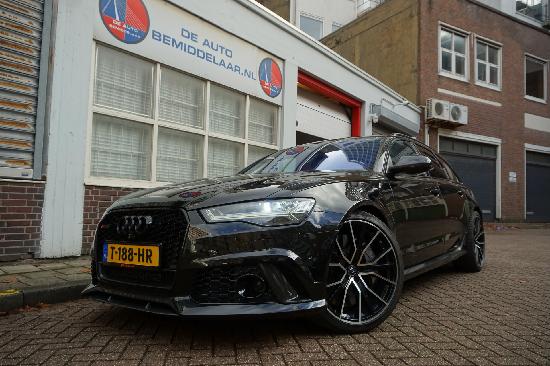 Foto van Audi RS 6 Avant Performance
