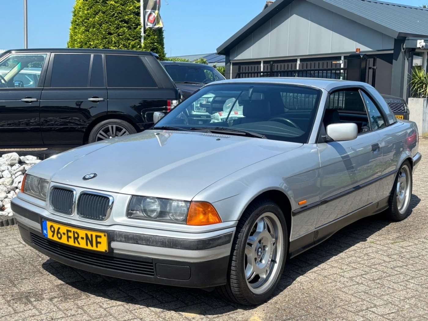 BMW 3-serie Cabrio 318i Executive 2000 - voorkant