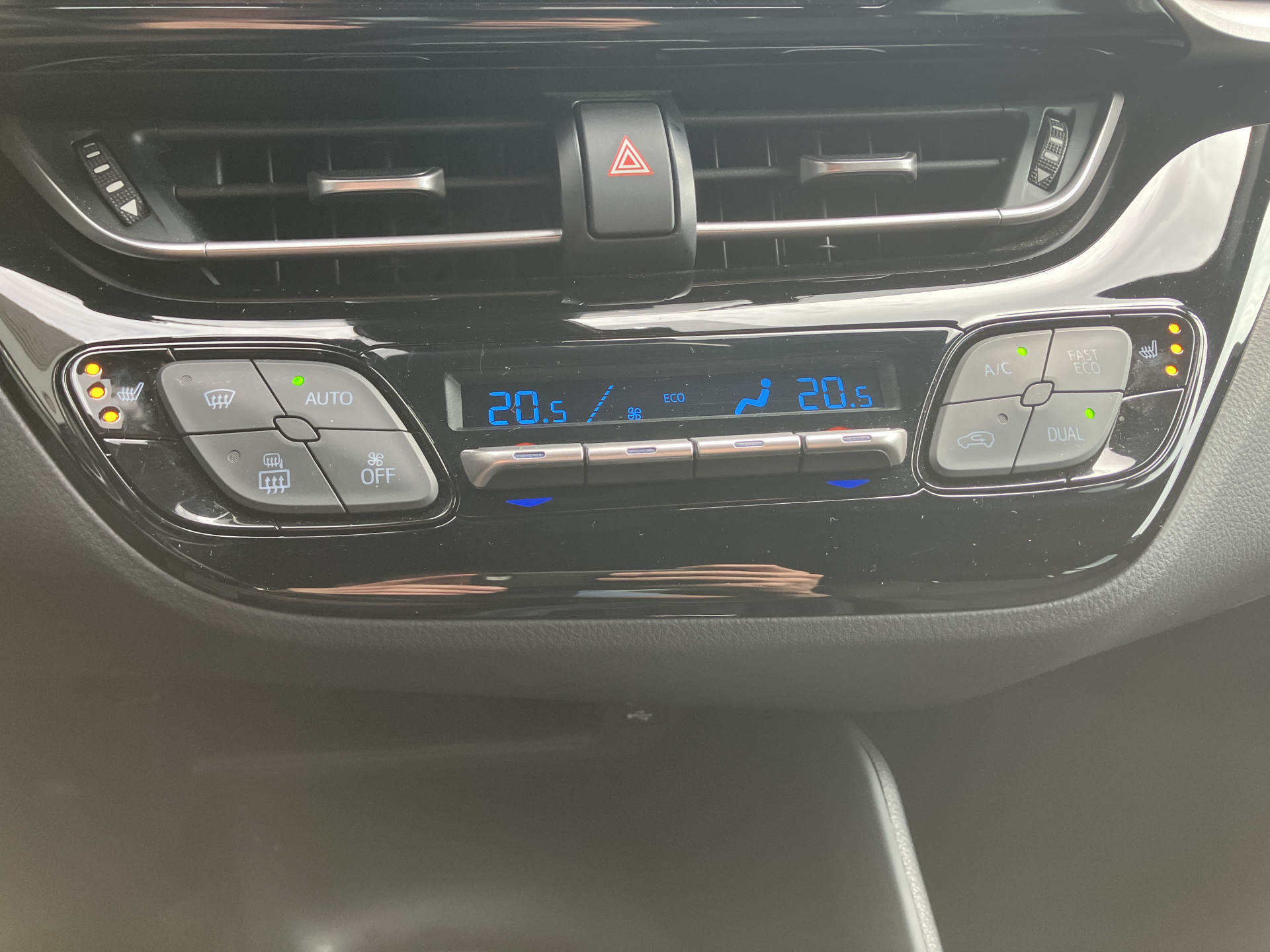 Foto van Toyota Toyota C-hr