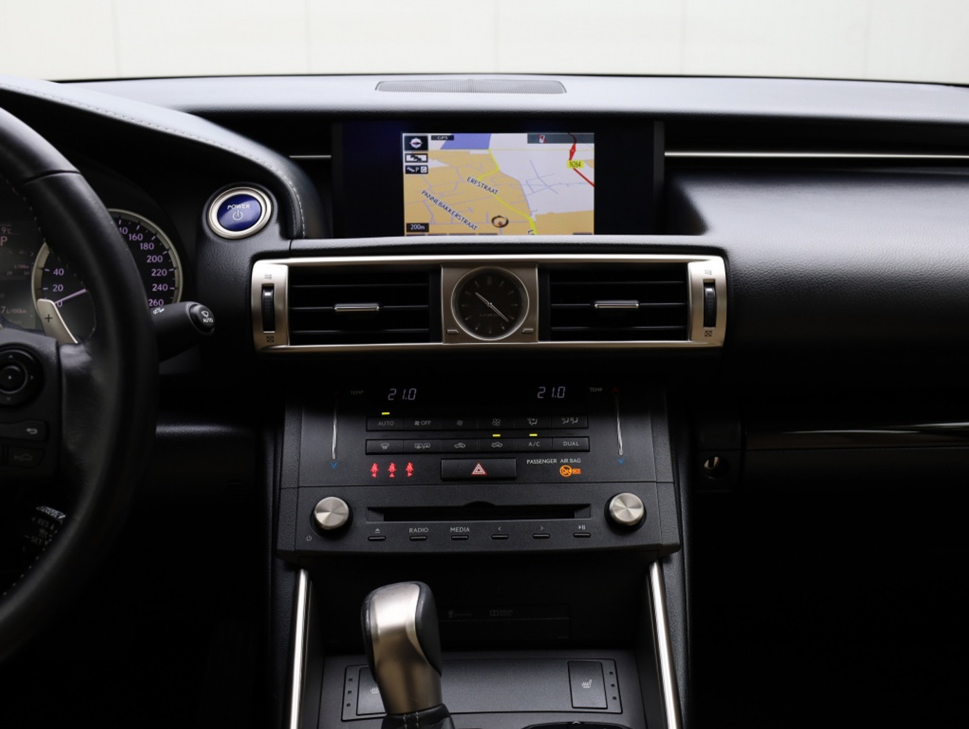 Foto van Lexus Lexus Is300h