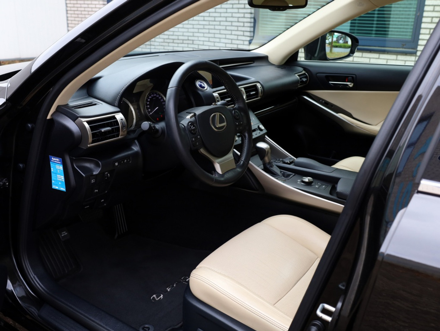 Foto van Lexus Lexus Is300h