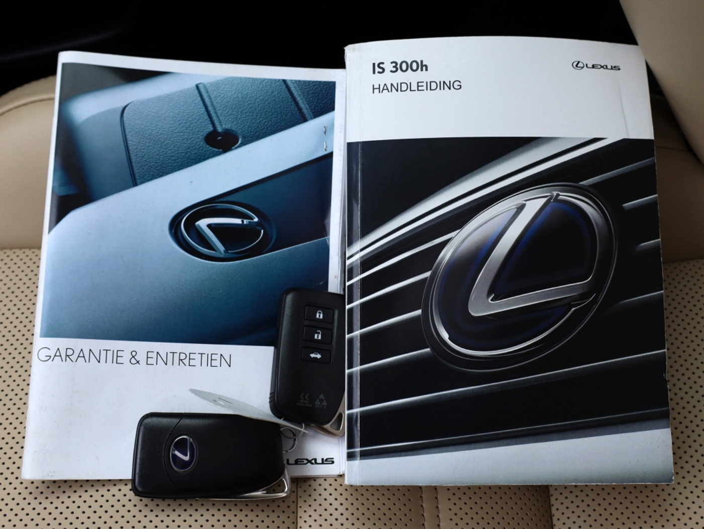 Foto van Lexus Lexus Is300h