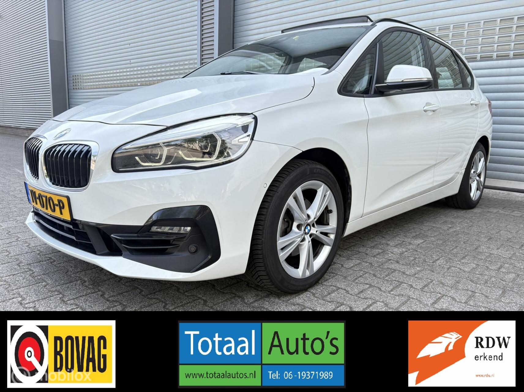 BMW 218i Active Tourer 218i High Executive*PANO*NAVI*NLDS 2018 - voorkant
