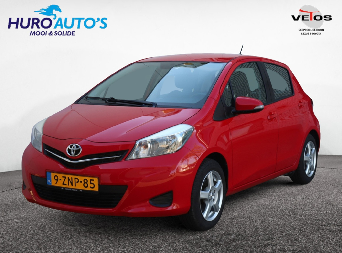 Toyota Toyota Yaris 1.0 VVT-i Aspiration | Airco | Camera | Trekhaak 2012 - voorkant