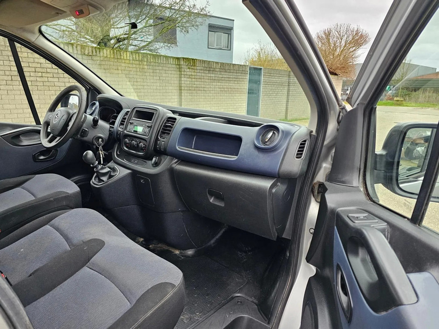 Foto van Opel Vivaro-b