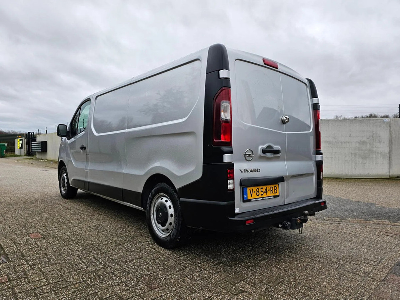 Foto van Opel Vivaro-b