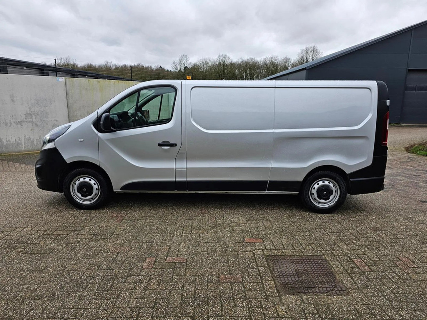 Foto van Opel Vivaro-b
