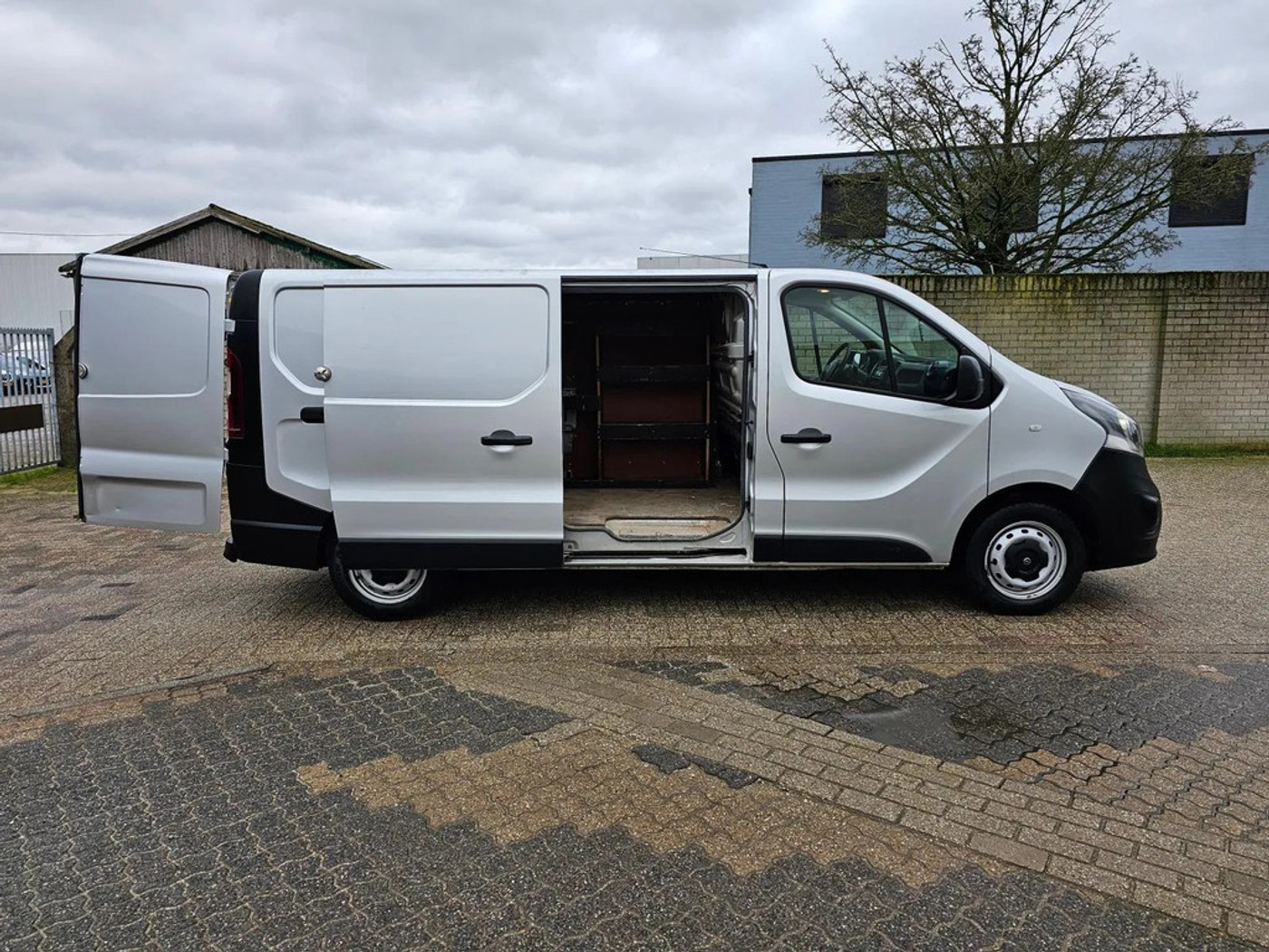 Foto van Opel Vivaro-b