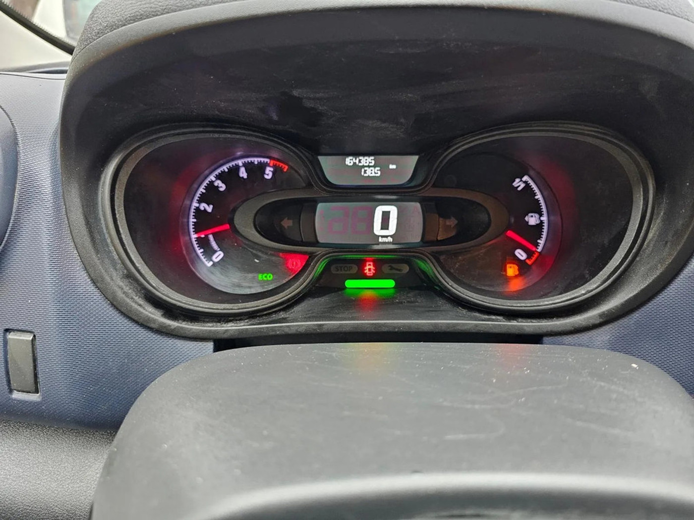 Foto van Opel Vivaro-b
