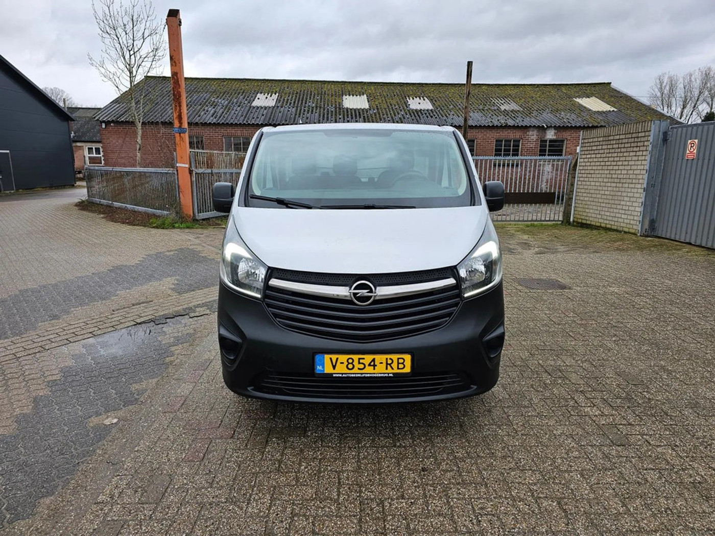 Foto van Opel Vivaro-b