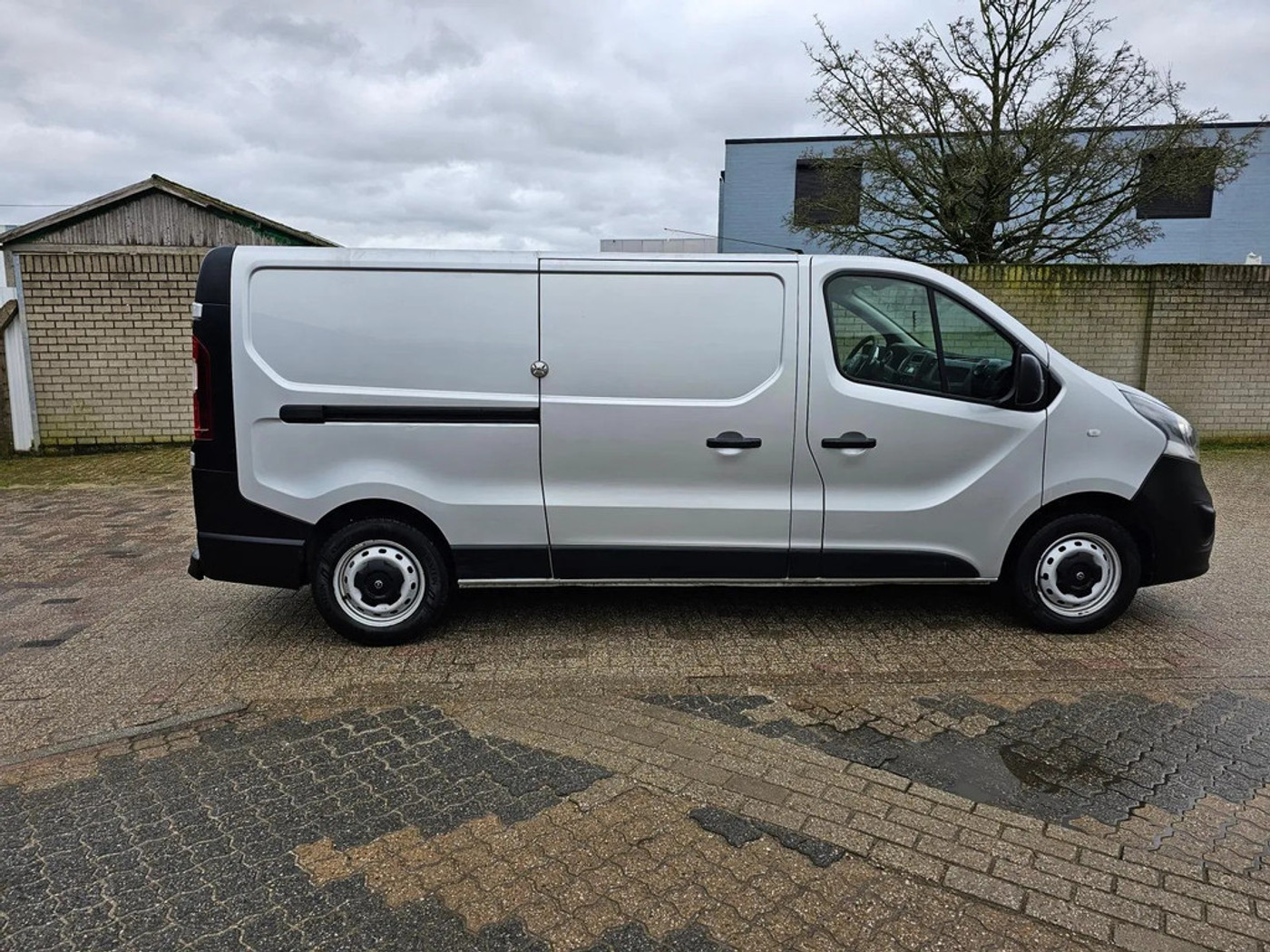 Foto van Opel Vivaro-b