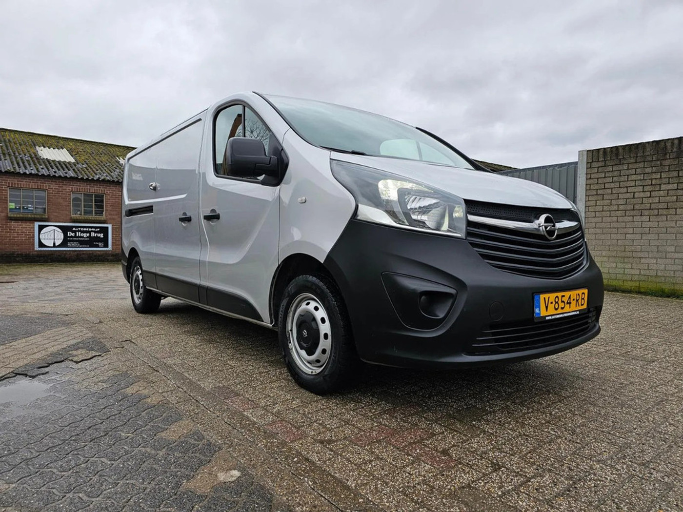 Foto van Opel Vivaro-b