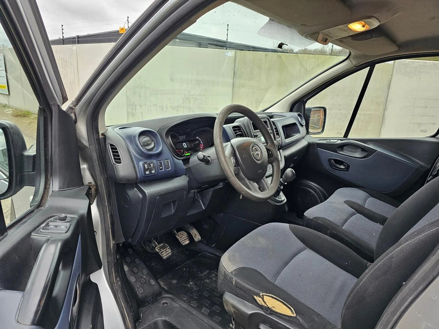 Foto van Opel Vivaro-b