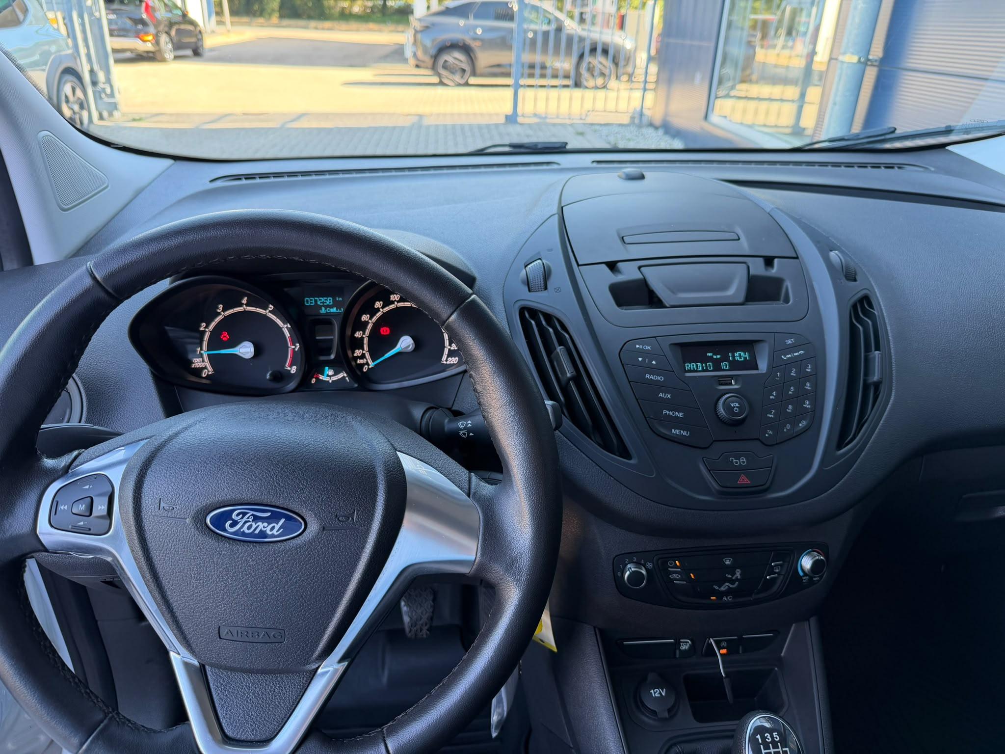 Foto van Ford Transit Courier