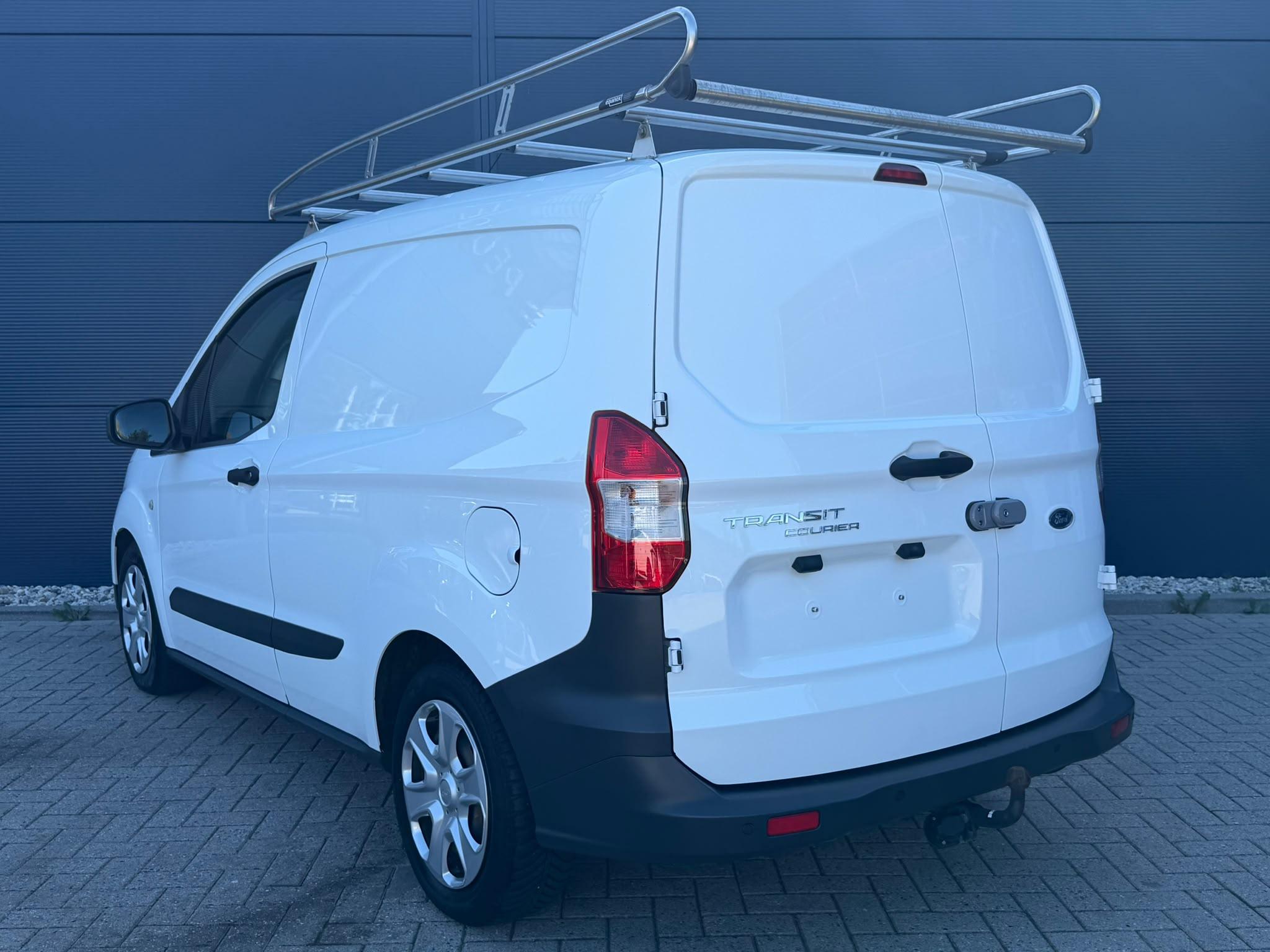 Foto van Ford Transit Courier
