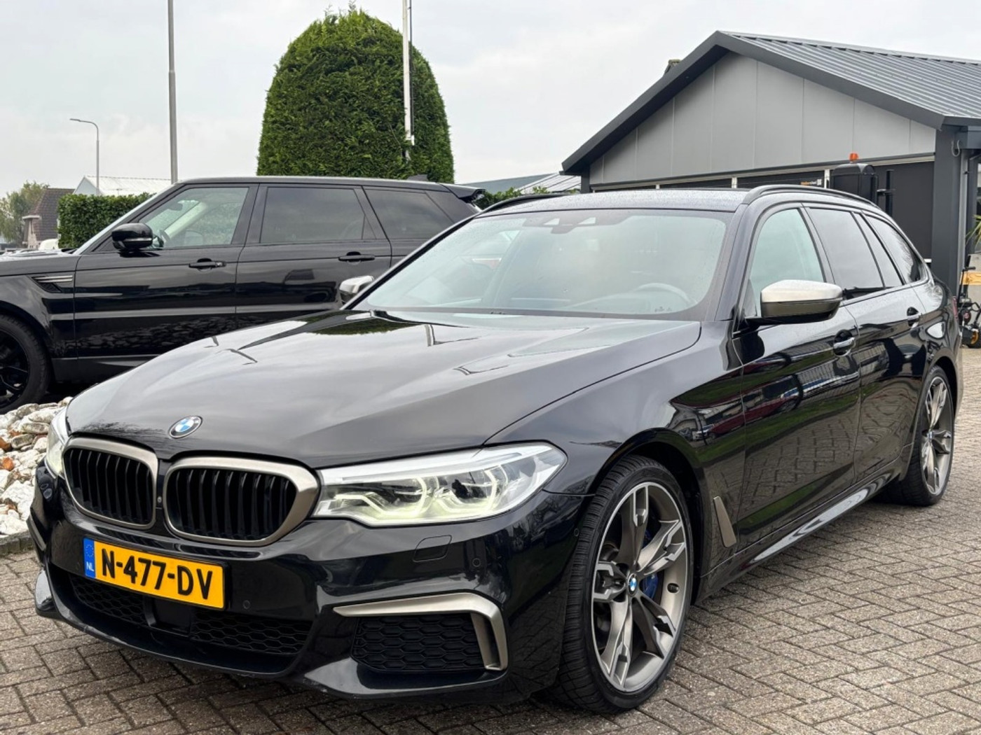 BMW M550d xDrive M550D Touring High Exe 2019 BTW Trekhaak 2019 - voorkant