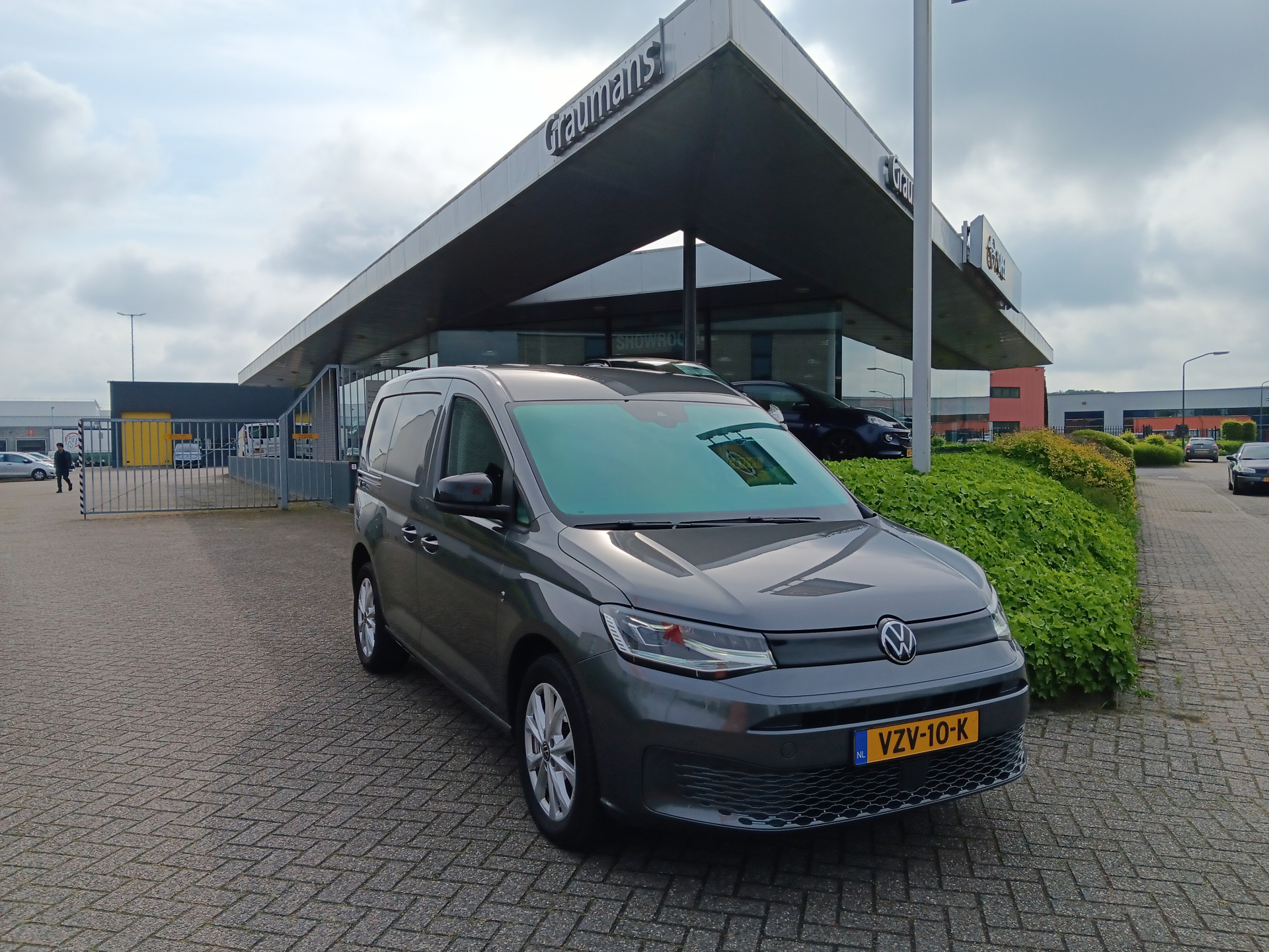 Foto van Volkswagen Caddy Modified Partition Wall