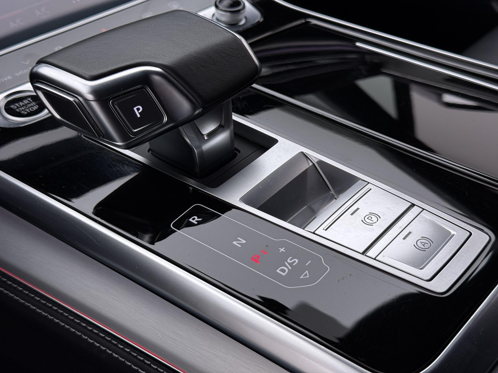 Foto van Audi Q7 55 TFSI E