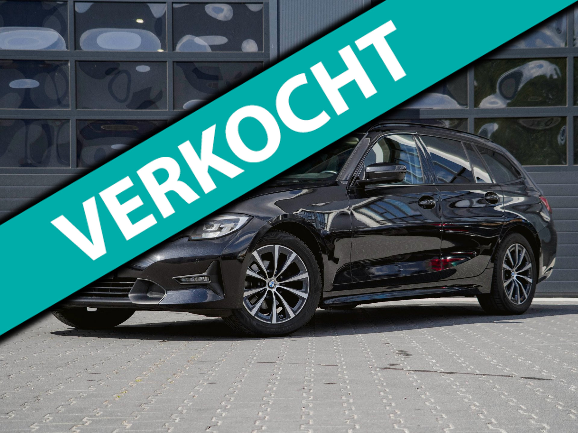 BMW 3 Series 318d High Executive | PANO | LEDER | 2020 - voorkant