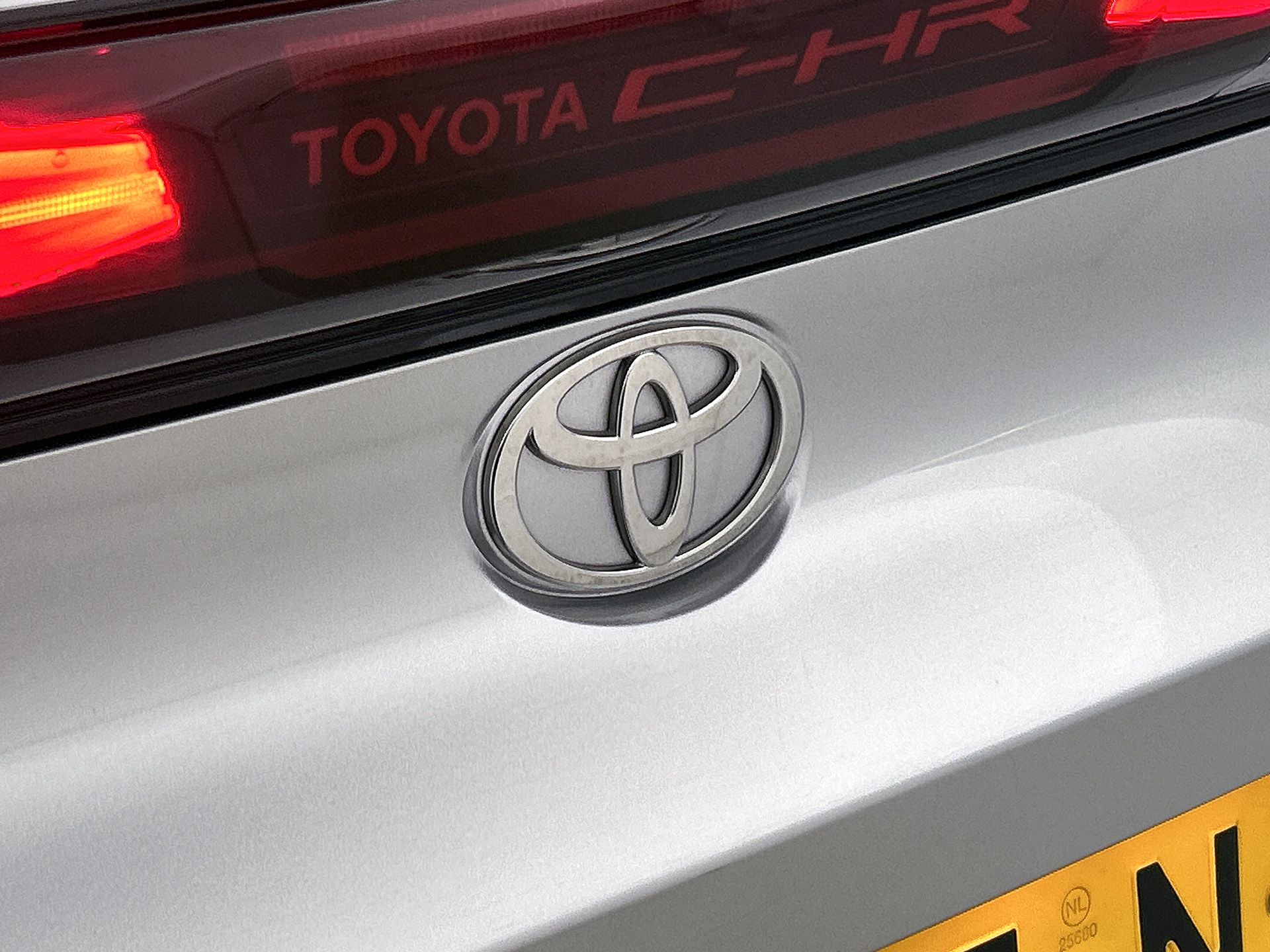 Foto van Toyota C-hr