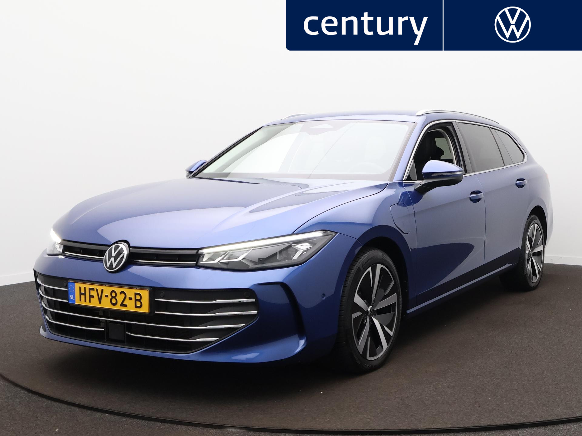Volkswagen Passat 1.5 eHybrid Business 2025 - voorkant