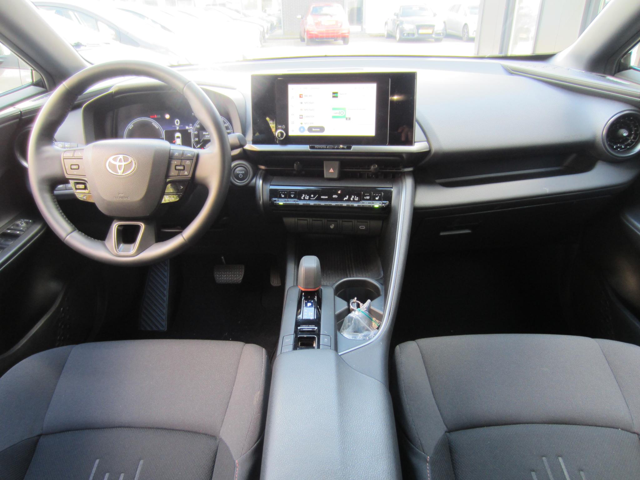 Foto van Toyota C-hr