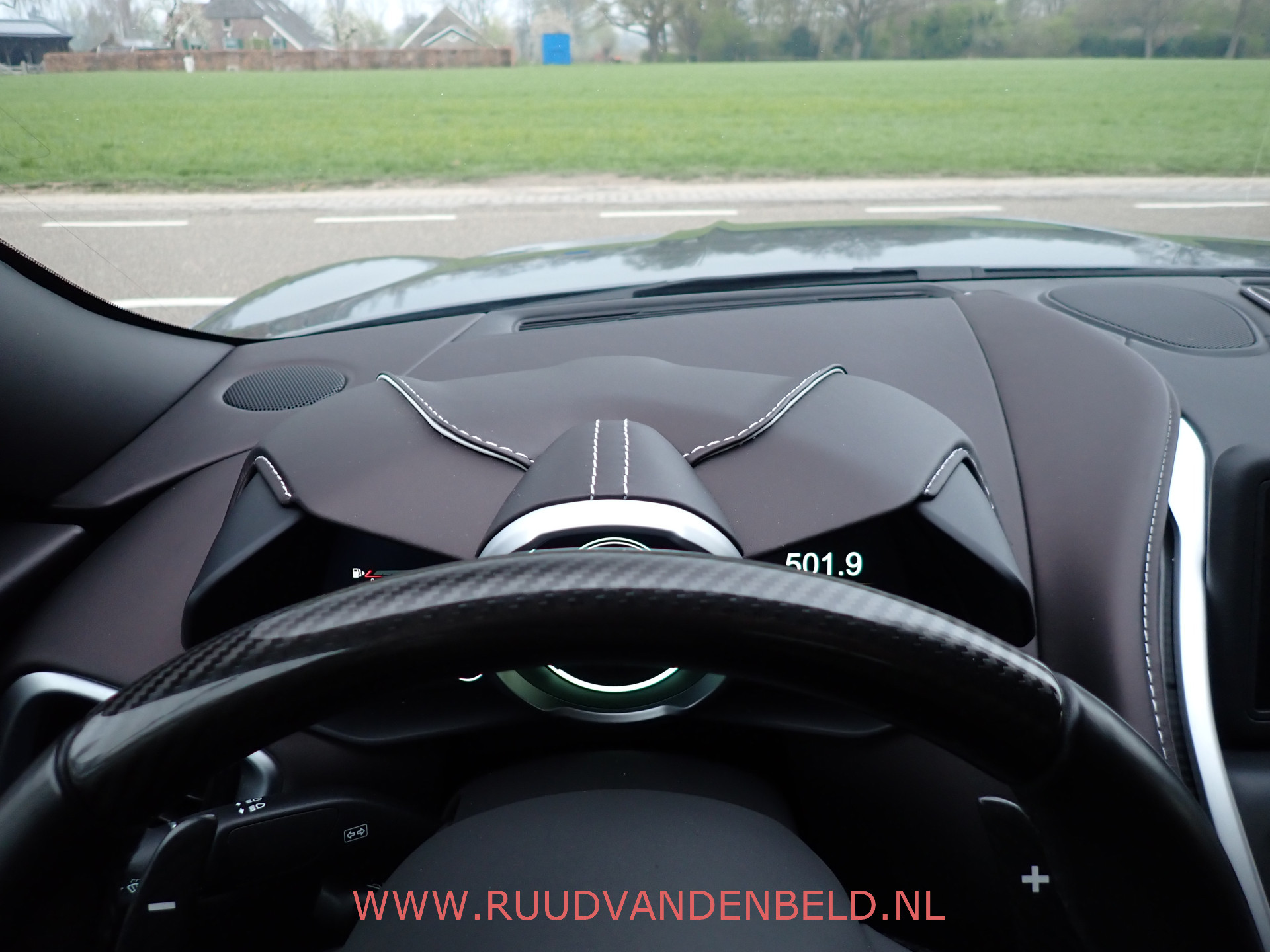 Foto van Aston Martin DBS