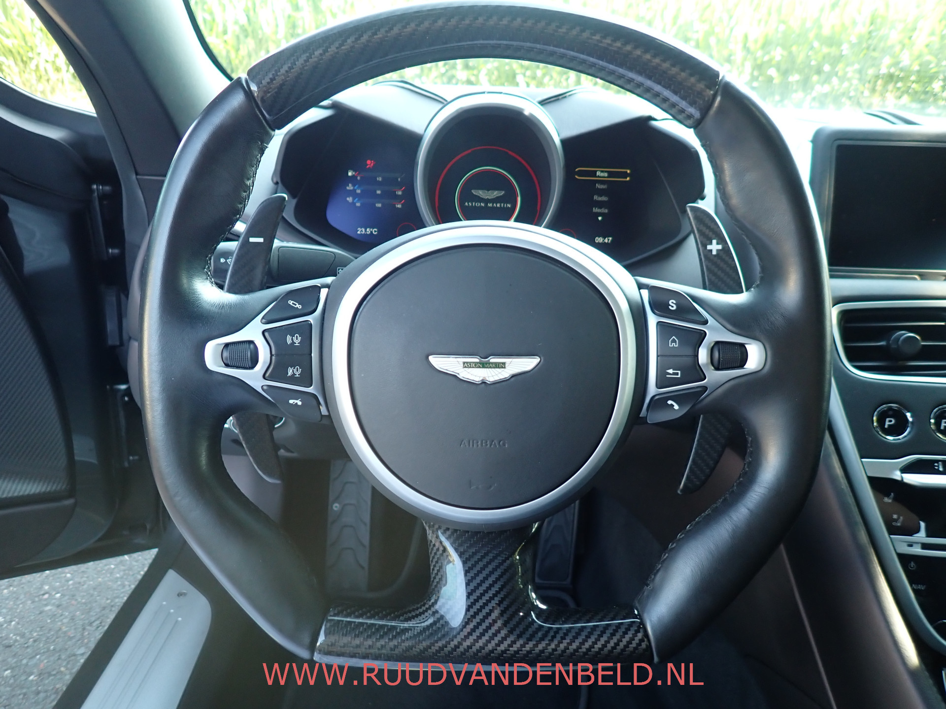 Foto van Aston Martin DBS