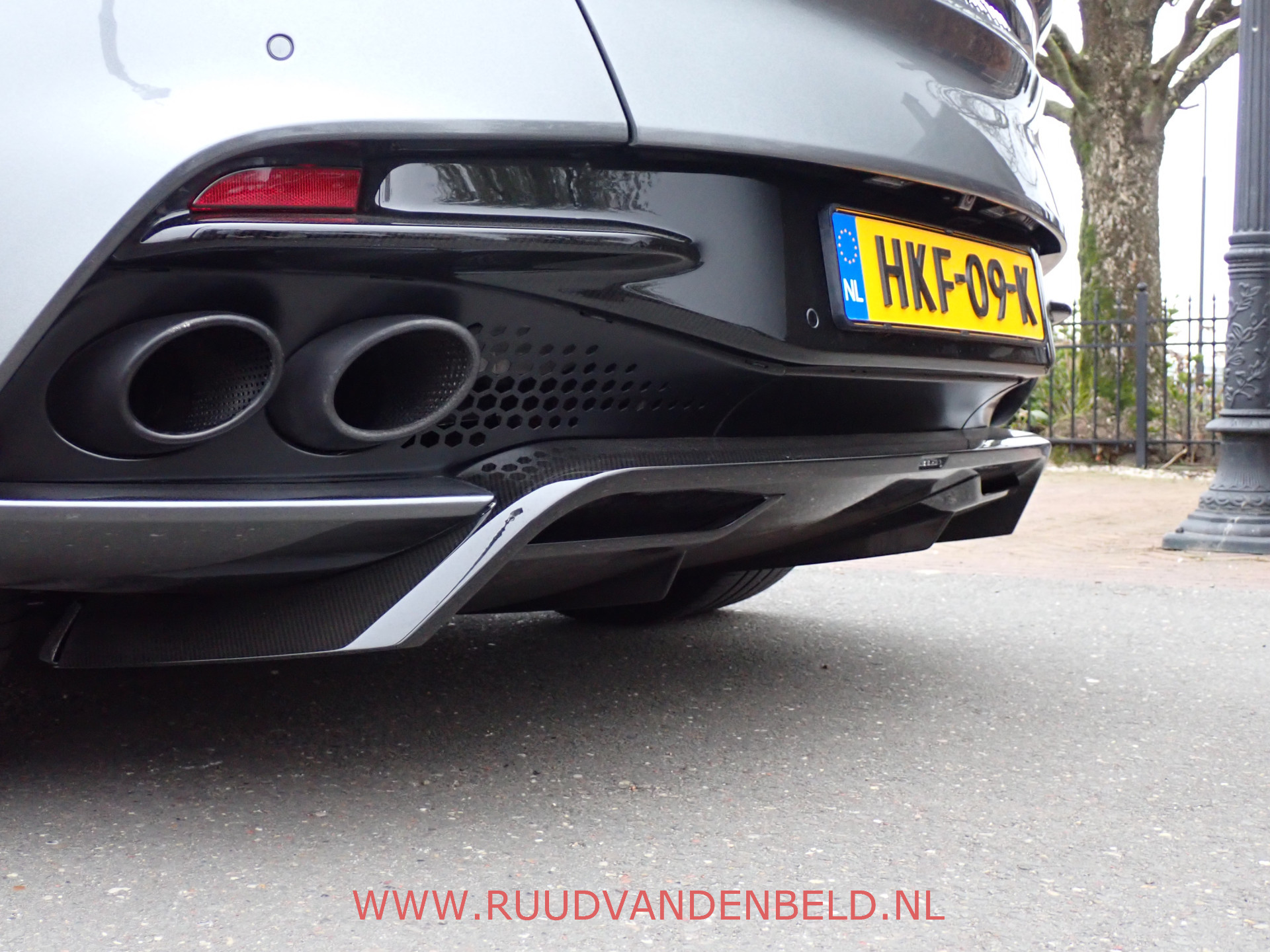 Foto van Aston Martin DBS