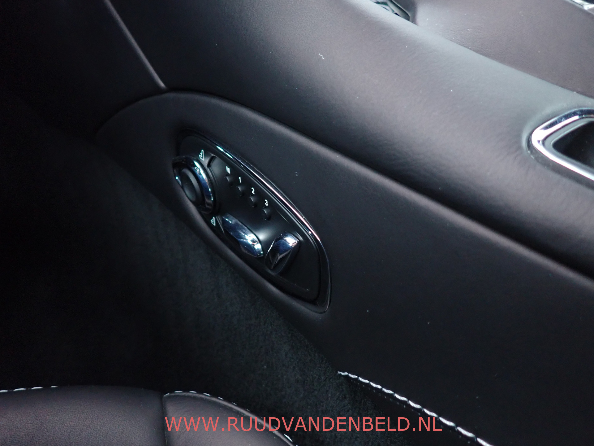 Foto van Aston Martin DBS