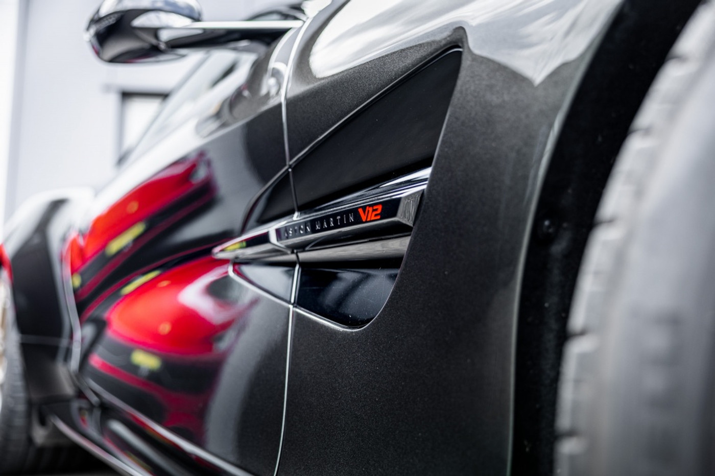 Foto van Aston Martin Vanquish