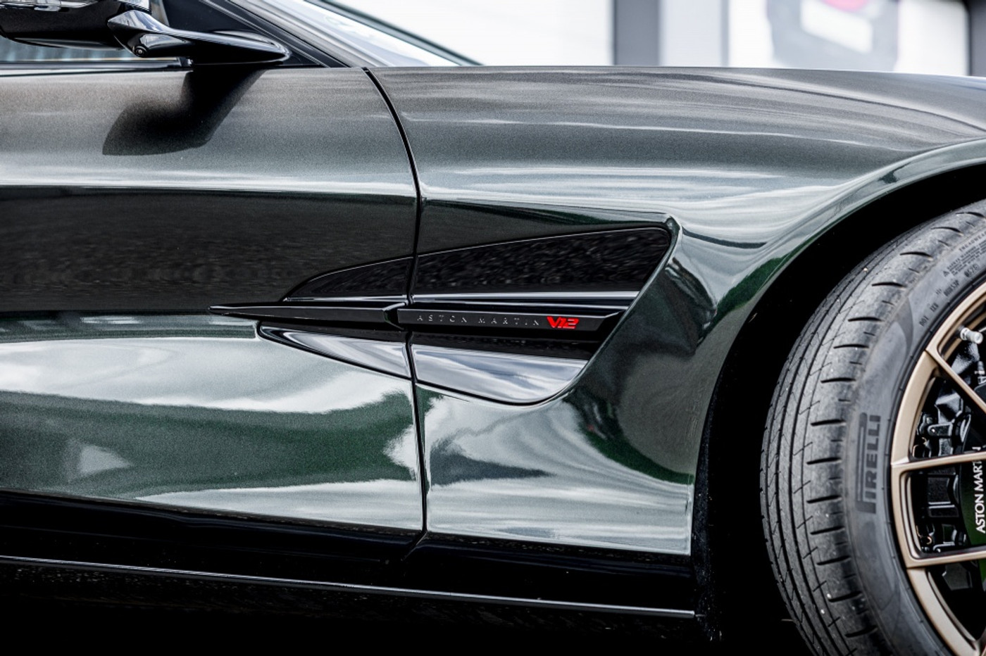 Foto van Aston Martin Vanquish