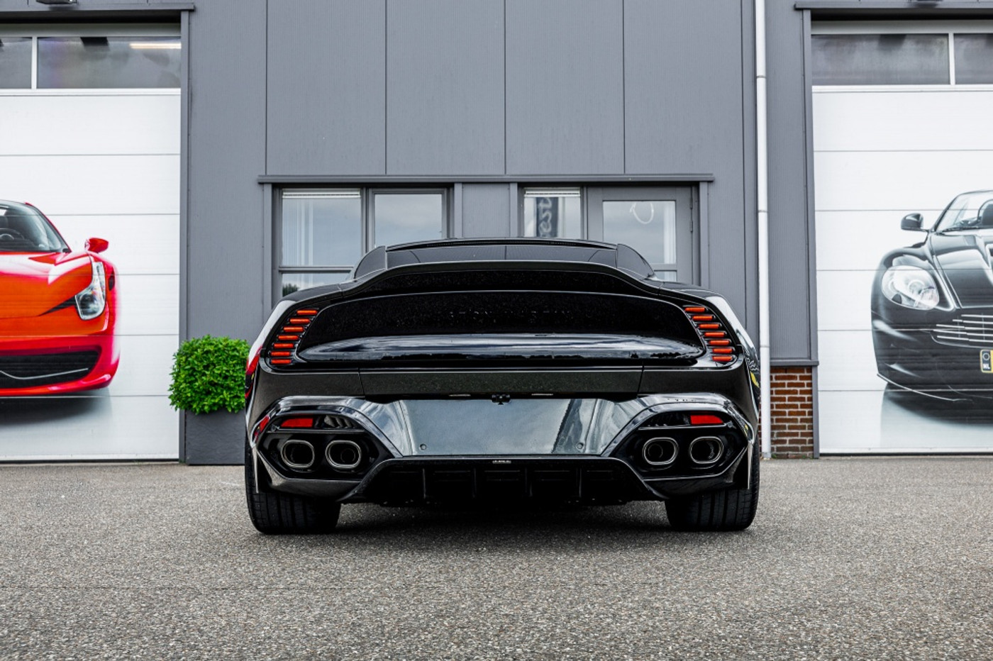 Foto van Aston Martin Vanquish