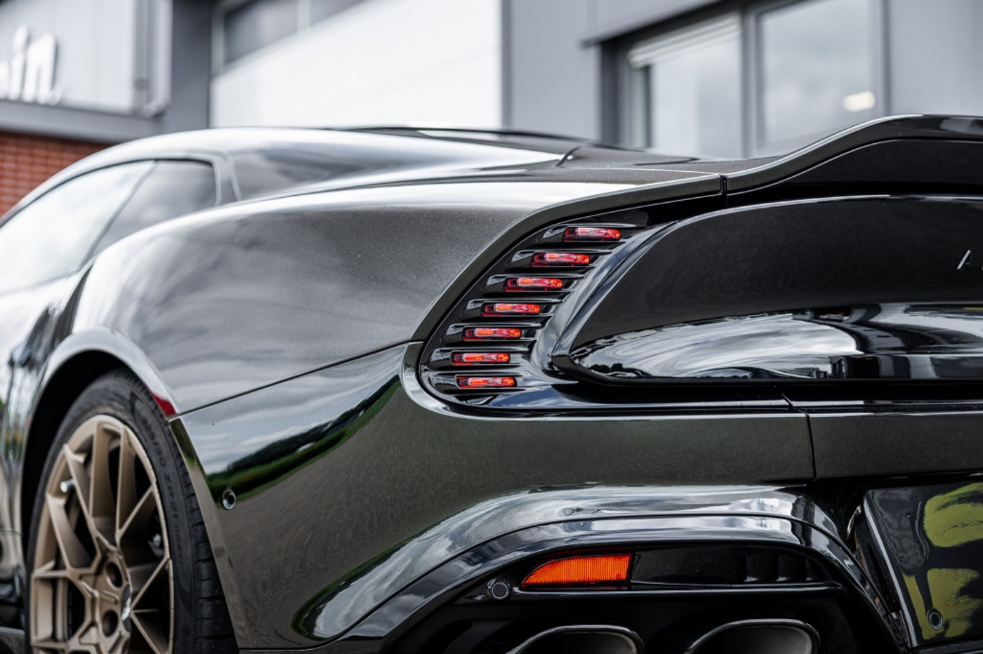 Foto van Aston Martin Vanquish