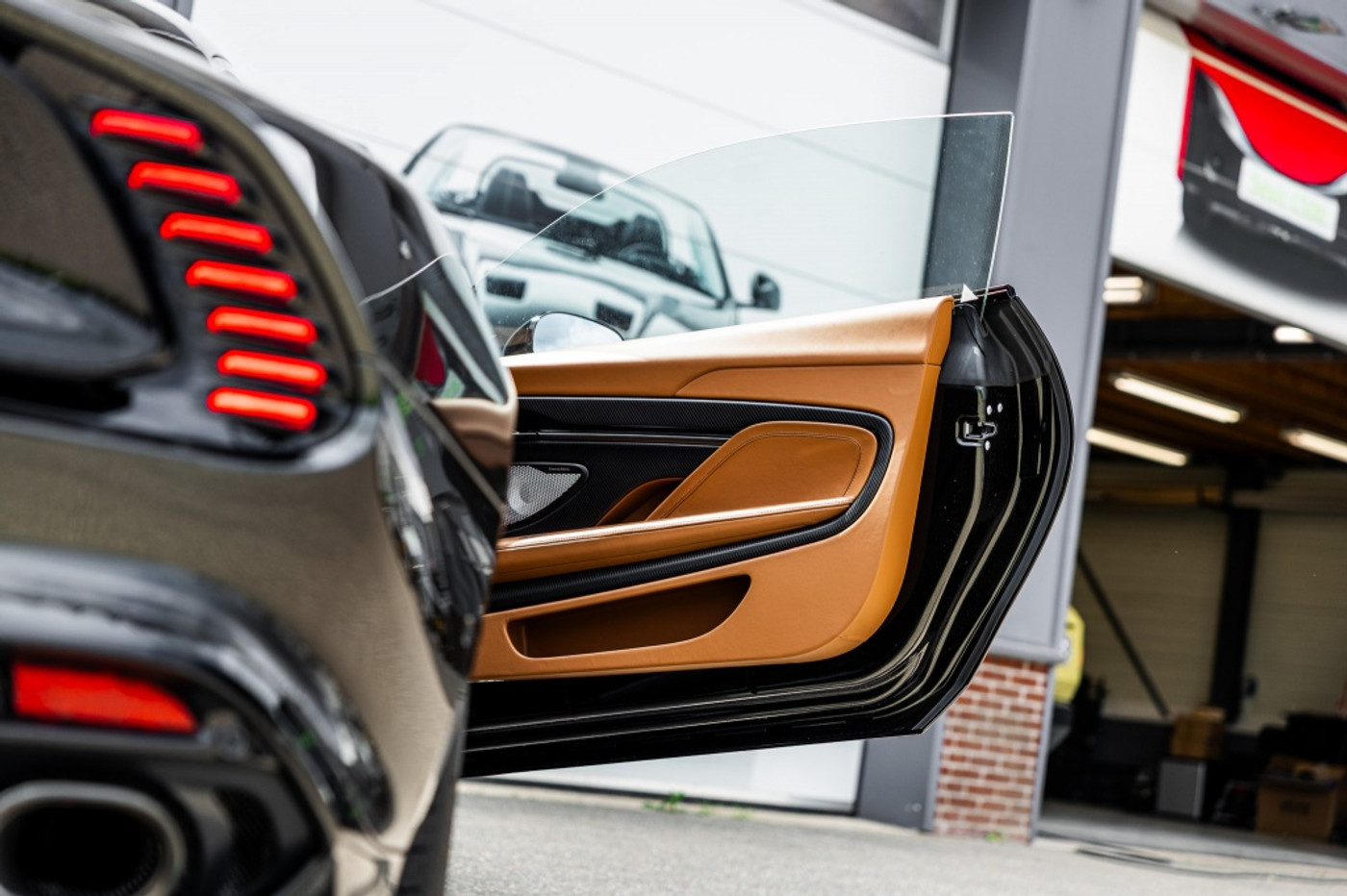 Foto van Aston Martin Vanquish