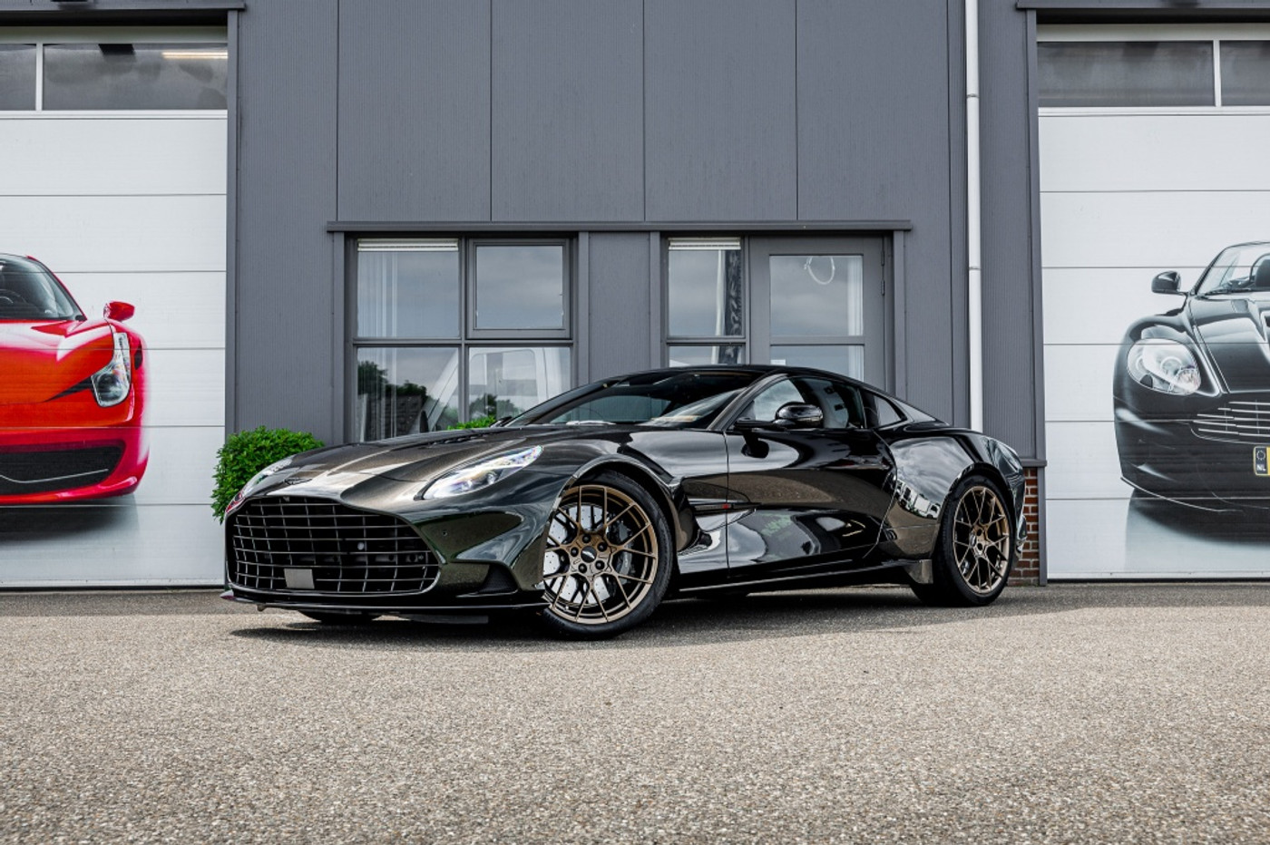 Foto van Aston Martin Vanquish