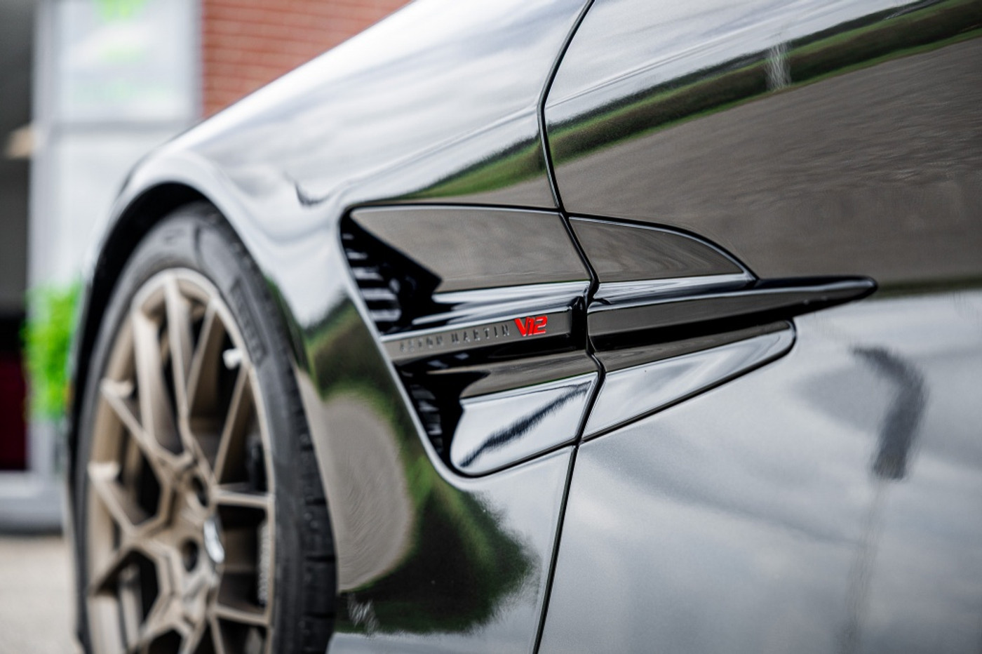 Foto van Aston Martin Vanquish
