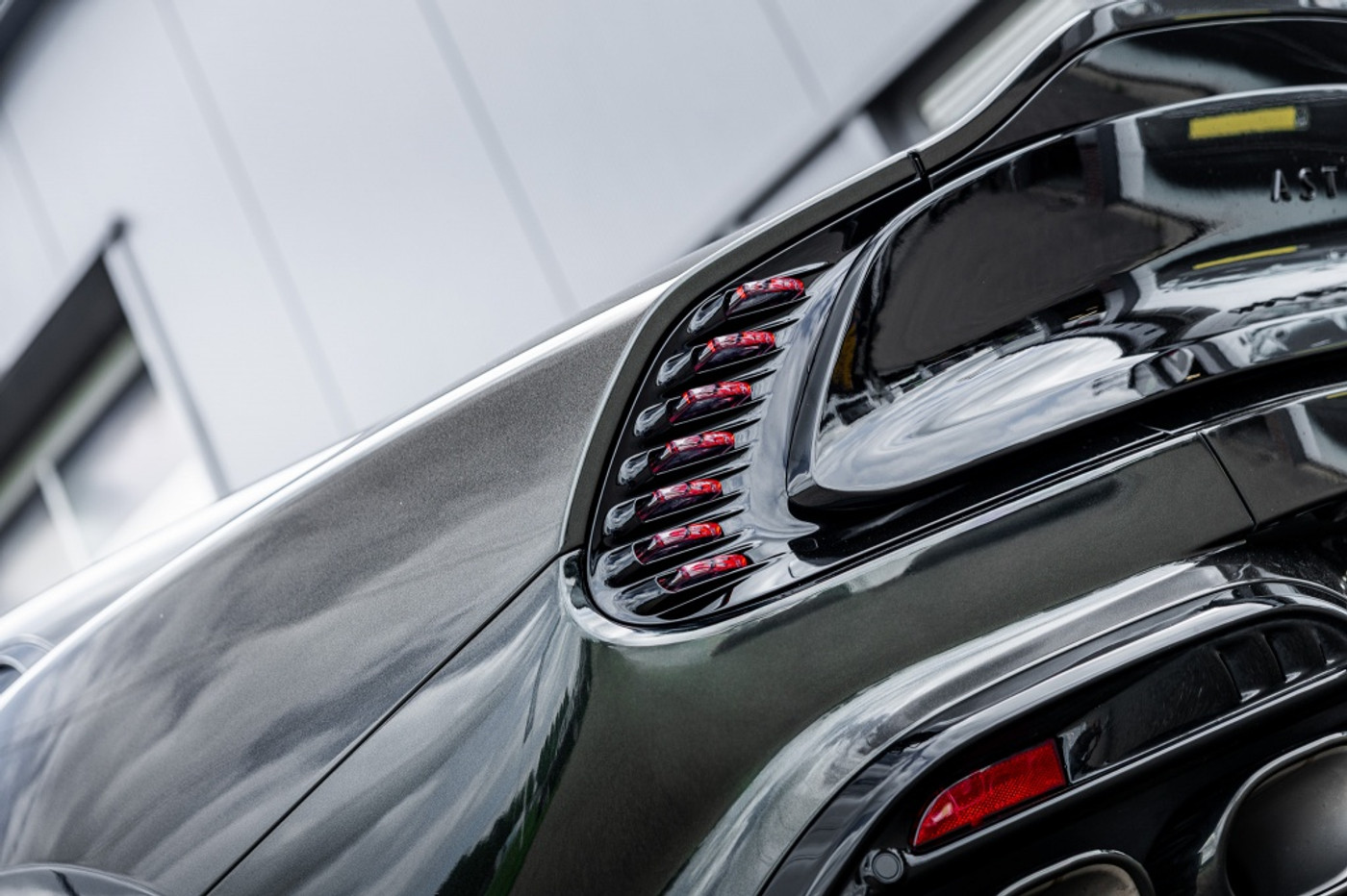 Foto van Aston Martin Vanquish