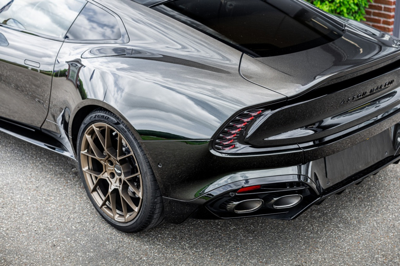 Foto van Aston Martin Vanquish