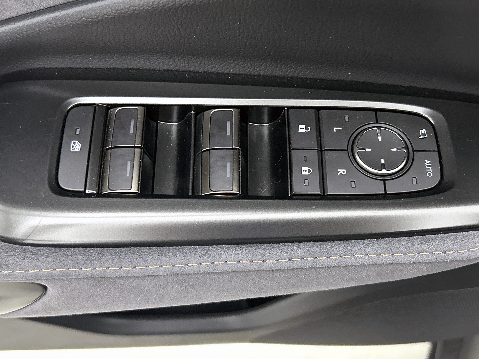 Foto van Lexus Lexus LBX