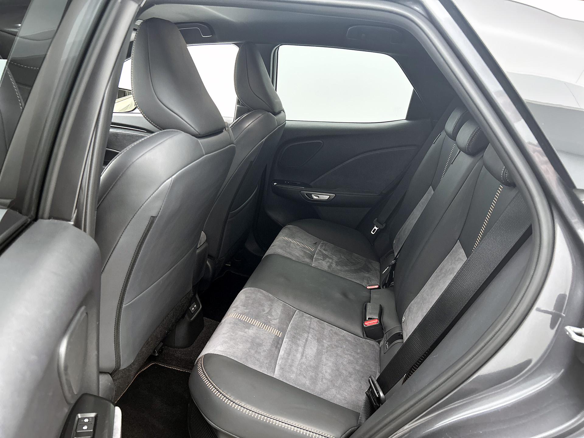 Foto van Lexus Lexus LBX