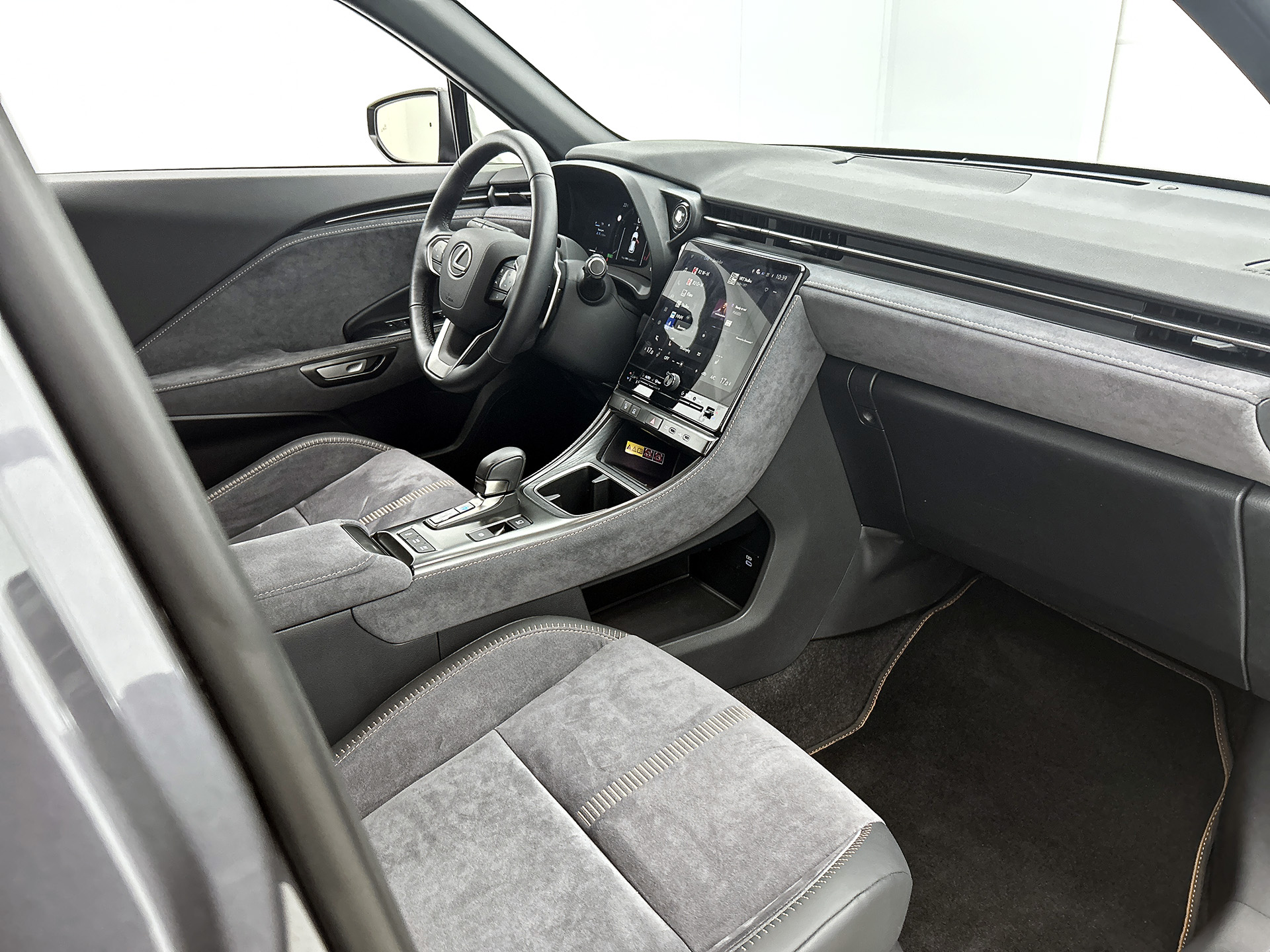 Foto van Lexus Lexus LBX
