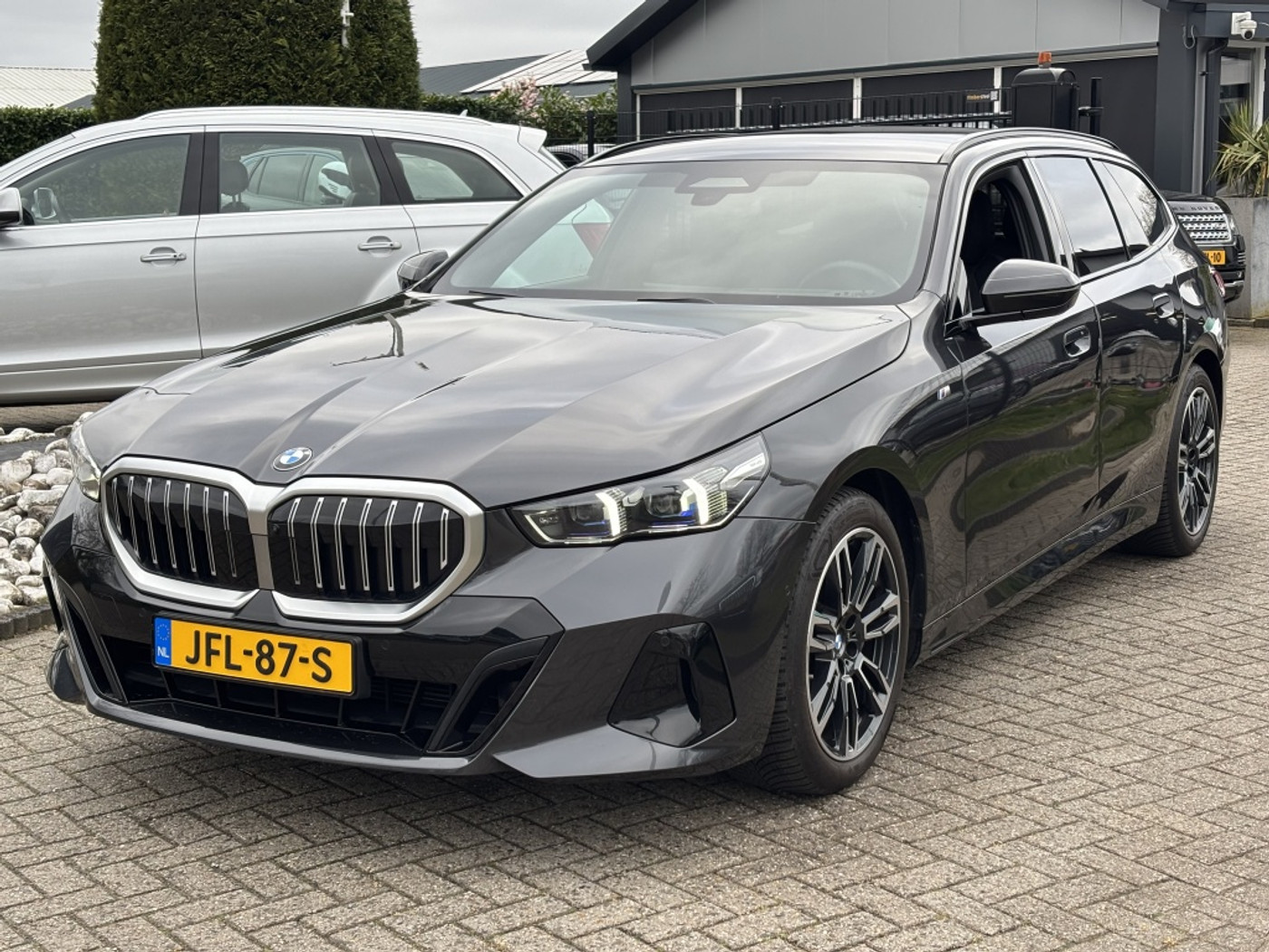 BMW 540d xDrive 540D X-Drive 2024 M-Sportpakket Btw Pano B&W 2024 - voorkant
