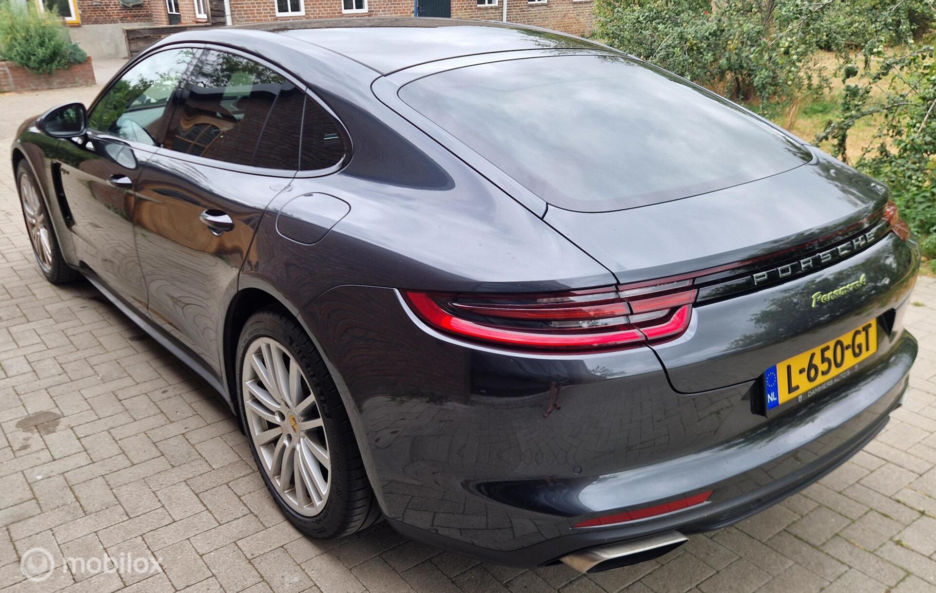 Foto van Porsche Panamera 4 E-hybrid