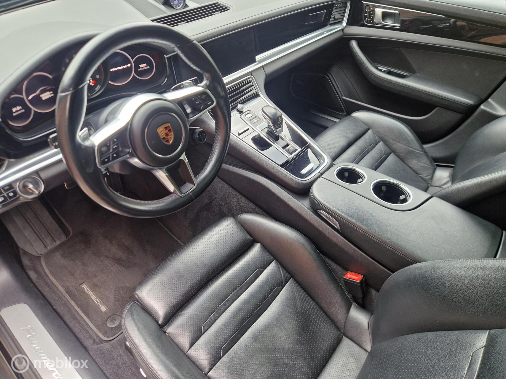 Foto van Porsche Panamera 4 E-hybrid