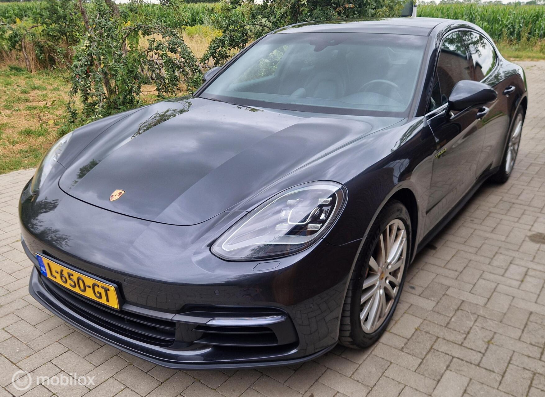 Foto van Porsche Panamera 4 E-hybrid