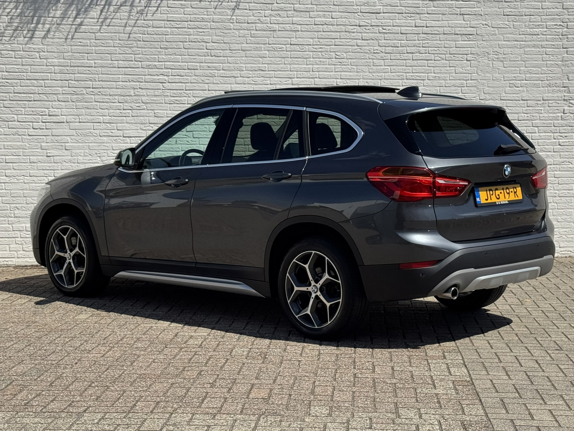 Foto van BMW X1 Sdrive18i