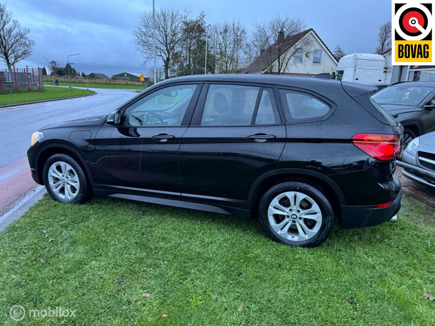 Foto van BMW X1 Xdrive25e